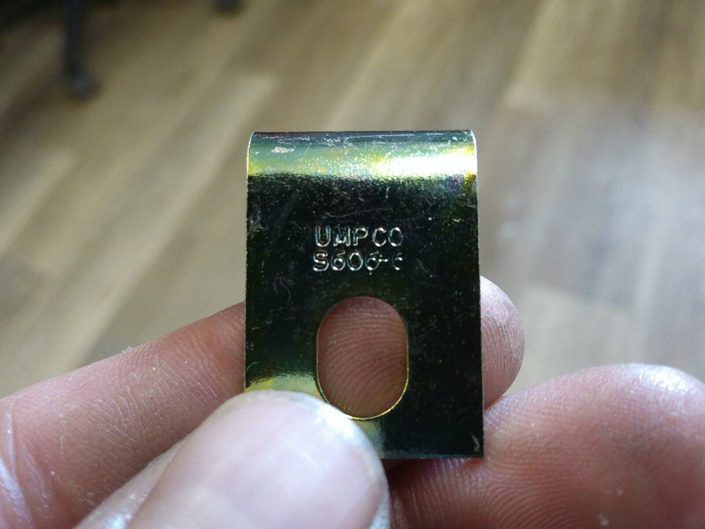 Mack Truck 25098728 Attaching Clamp - Lot of (9) | OS4-16-A