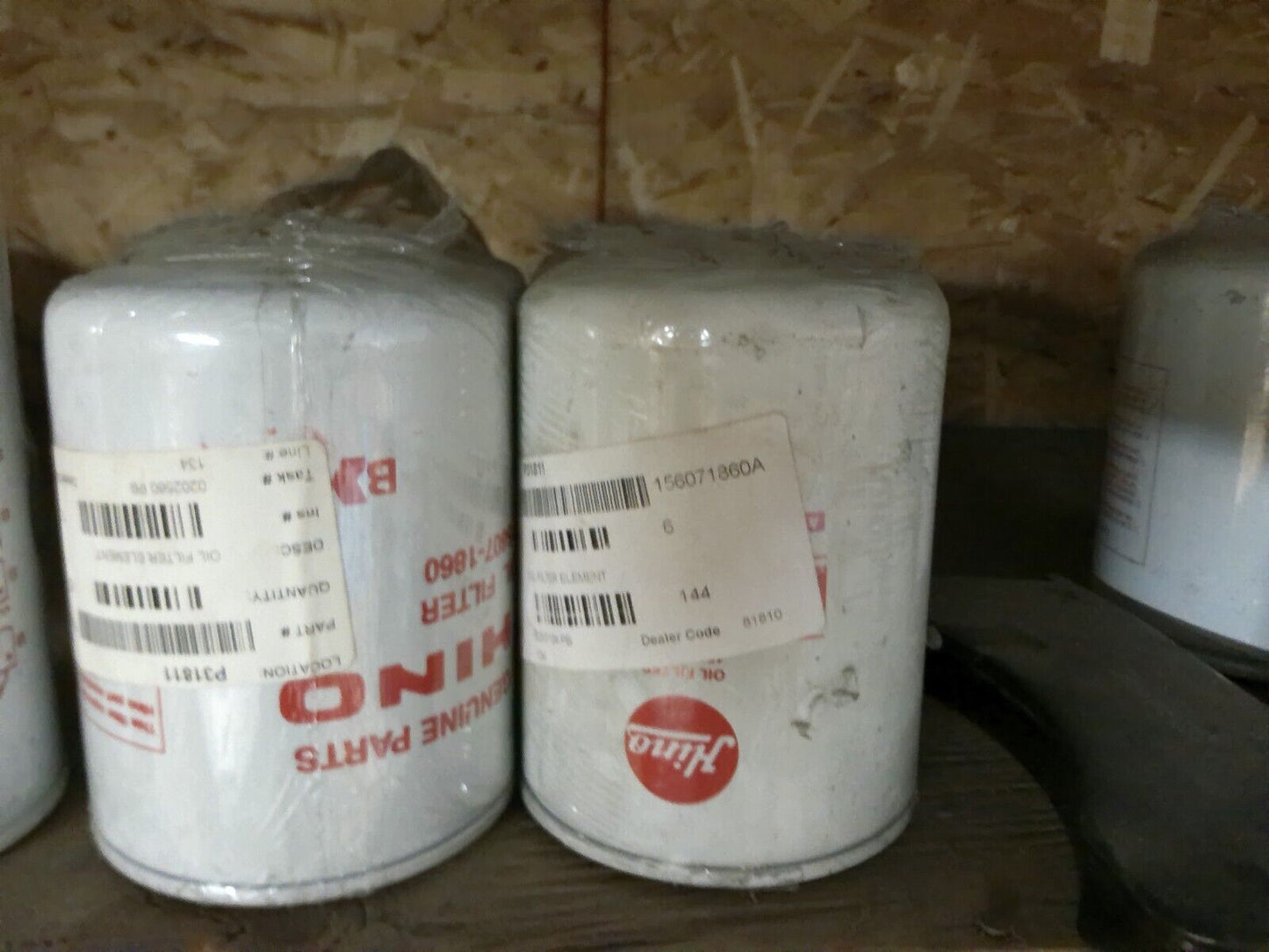 Lot of (6) GENUINE PARTS HINO OEM 15607-1860A Oil Filters | WD11-1