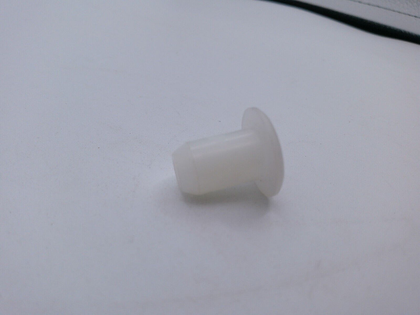 OEM AUDI A1 WINDSCREEN WASHER SYSTEM BUNG 444955647 | OS4-10-E