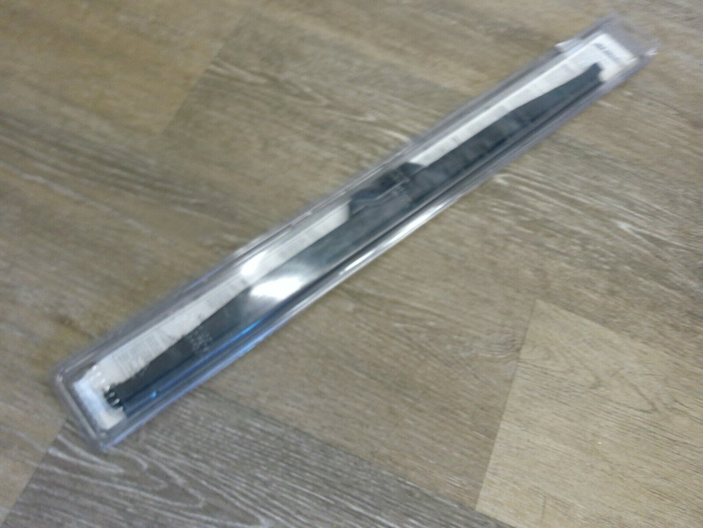 Genuine GM OEM Wiper Blade 89001031 ACdelco 8-813 | CS12-E-BOX