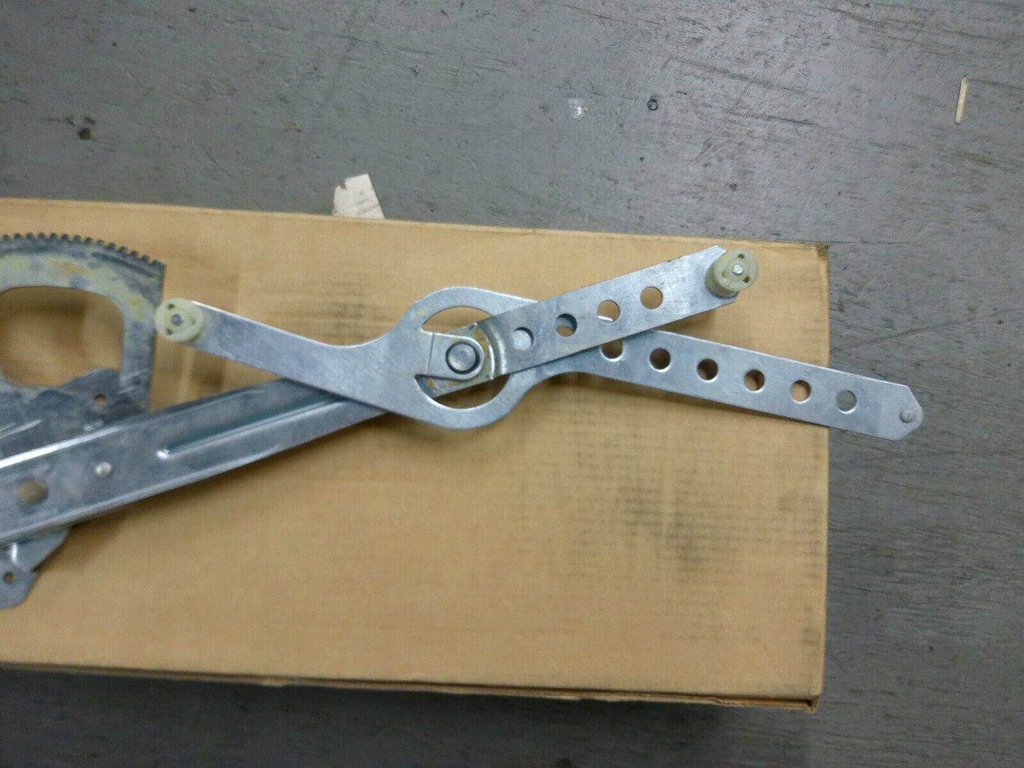 GM ACDELCO POWER WINDOW REGULATOR 12487666 NEW IN BOX | 330-6