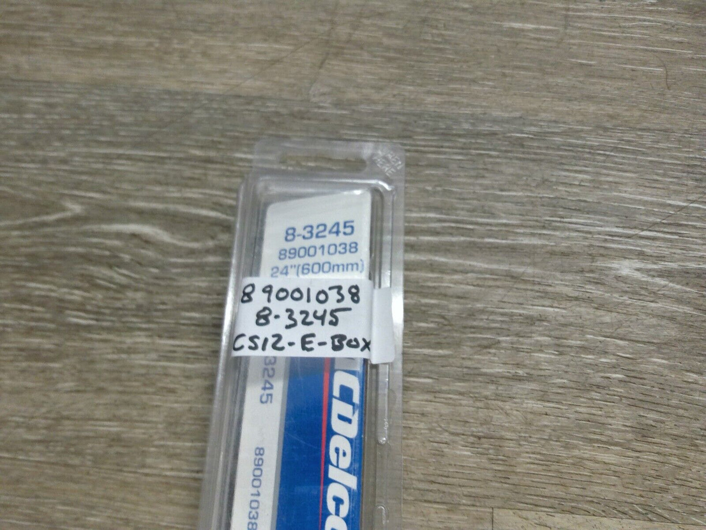 Genuine GM OEM Wiper Blade 89001038 ACDELCO 8-3245 | CS12-E-BOX