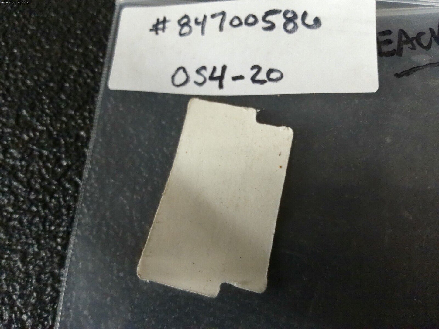 Mack / Volvo 84700586 Switch Label Sticker Fifth Wheel Release | OS4-20