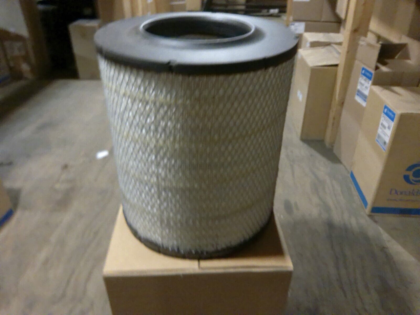 (1) Genuine Fleetguard Air Filter - AF25139M | WD25-2