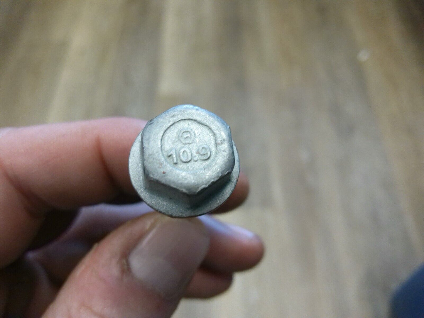 Genuine GM OEM Engine Crankshaft Main Bearing Cap Bolt 11589000 | OS4-17-C