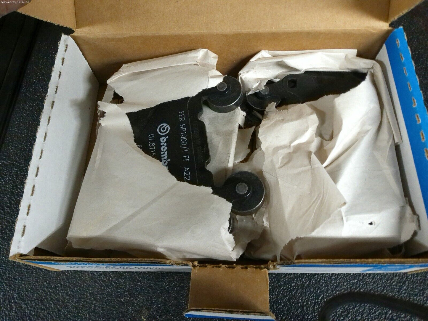 Chevy GM OEM 10-15 Camaro SS Front Brembo Brake Pads 22907156 171-1112 | CS13-E