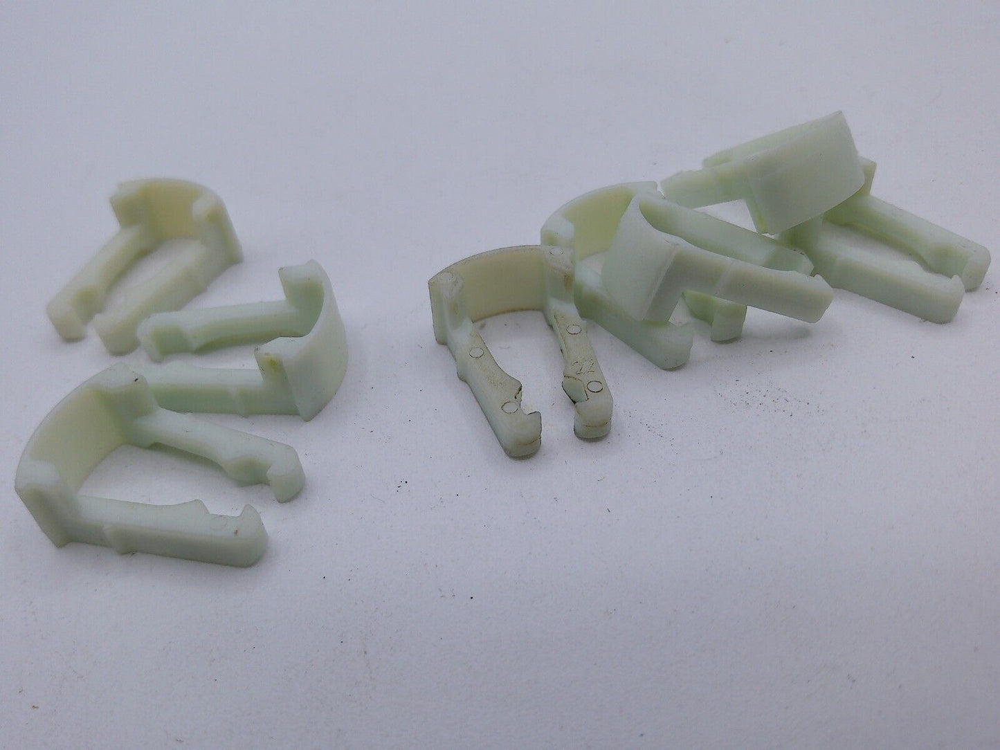 Genuine BlueBird Bus Part: 10023878 CLIP / RETAINER (lot of 8) | DSK-02-2D