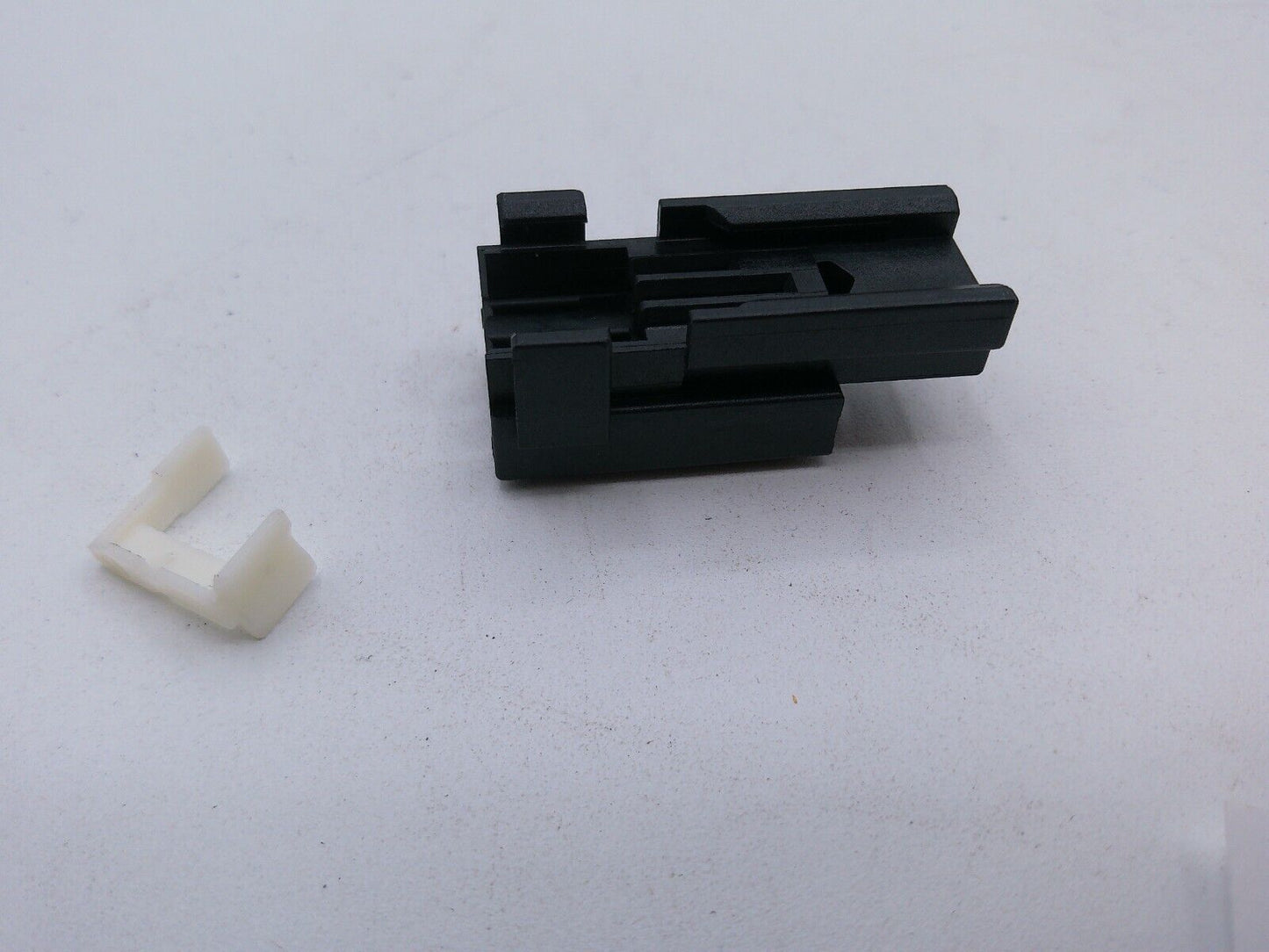oem VW FLAT CONTACT HOUSING 4 PIN BLACK 3B0959743 | OS3-02-C