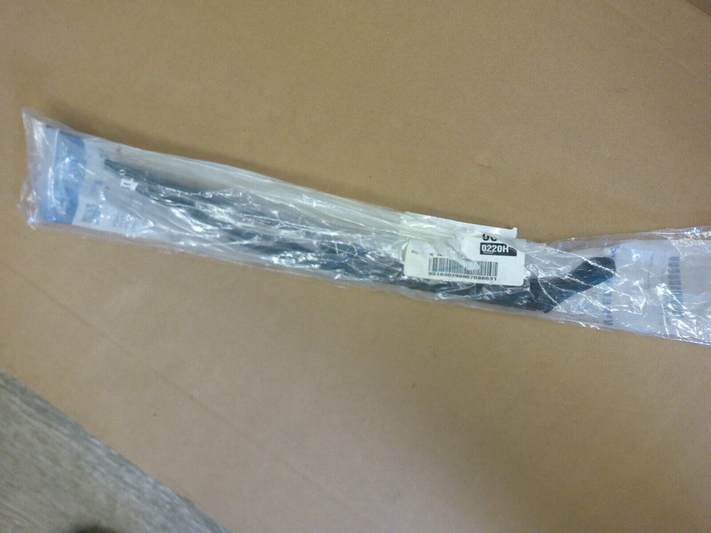 Genuine OEM GM Rear Window Wiper Blade 84220700 | CS11-B