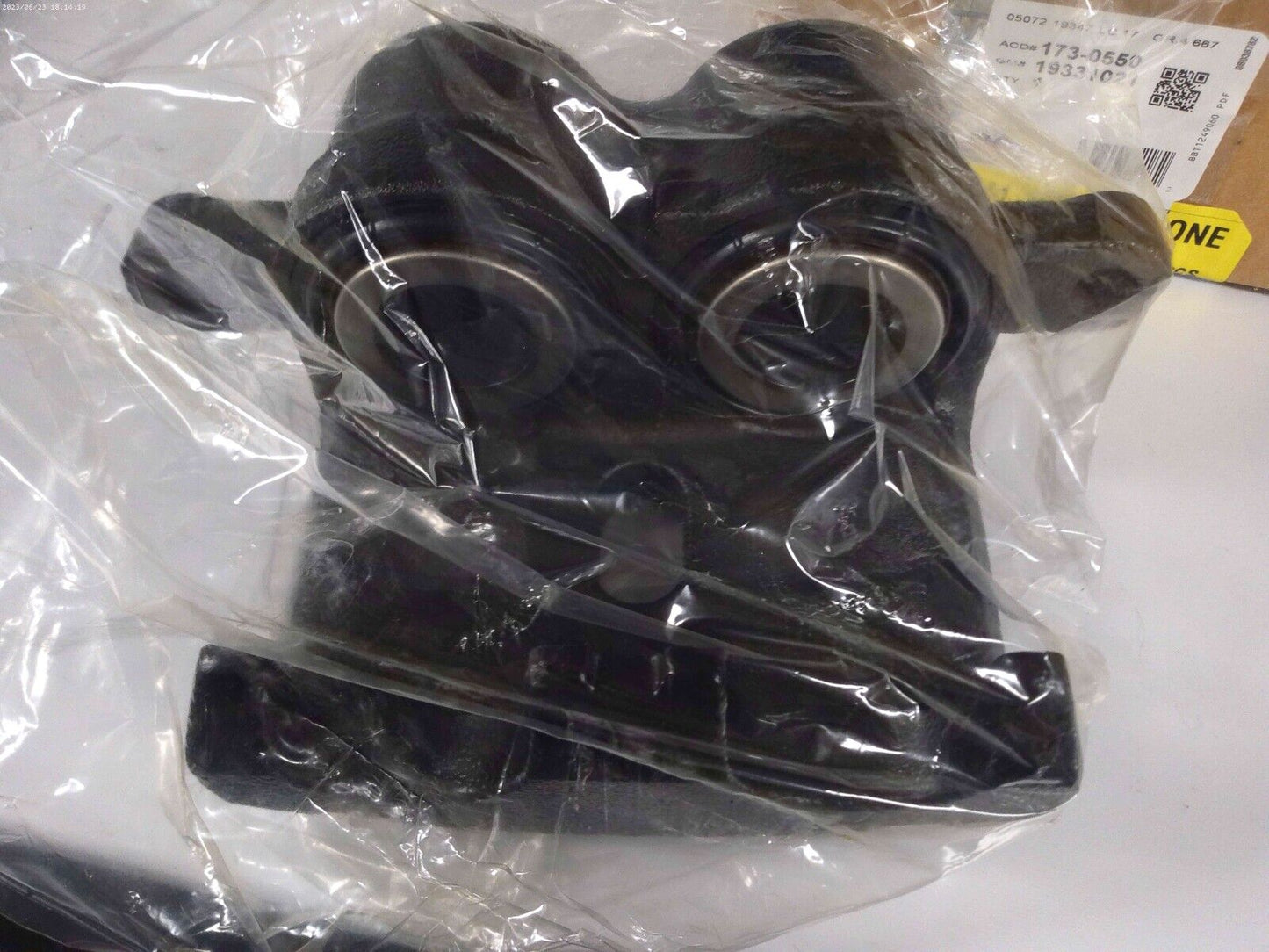 Genuine GM OE Front Brake-Disc Caliper 19331021 | CS14-B