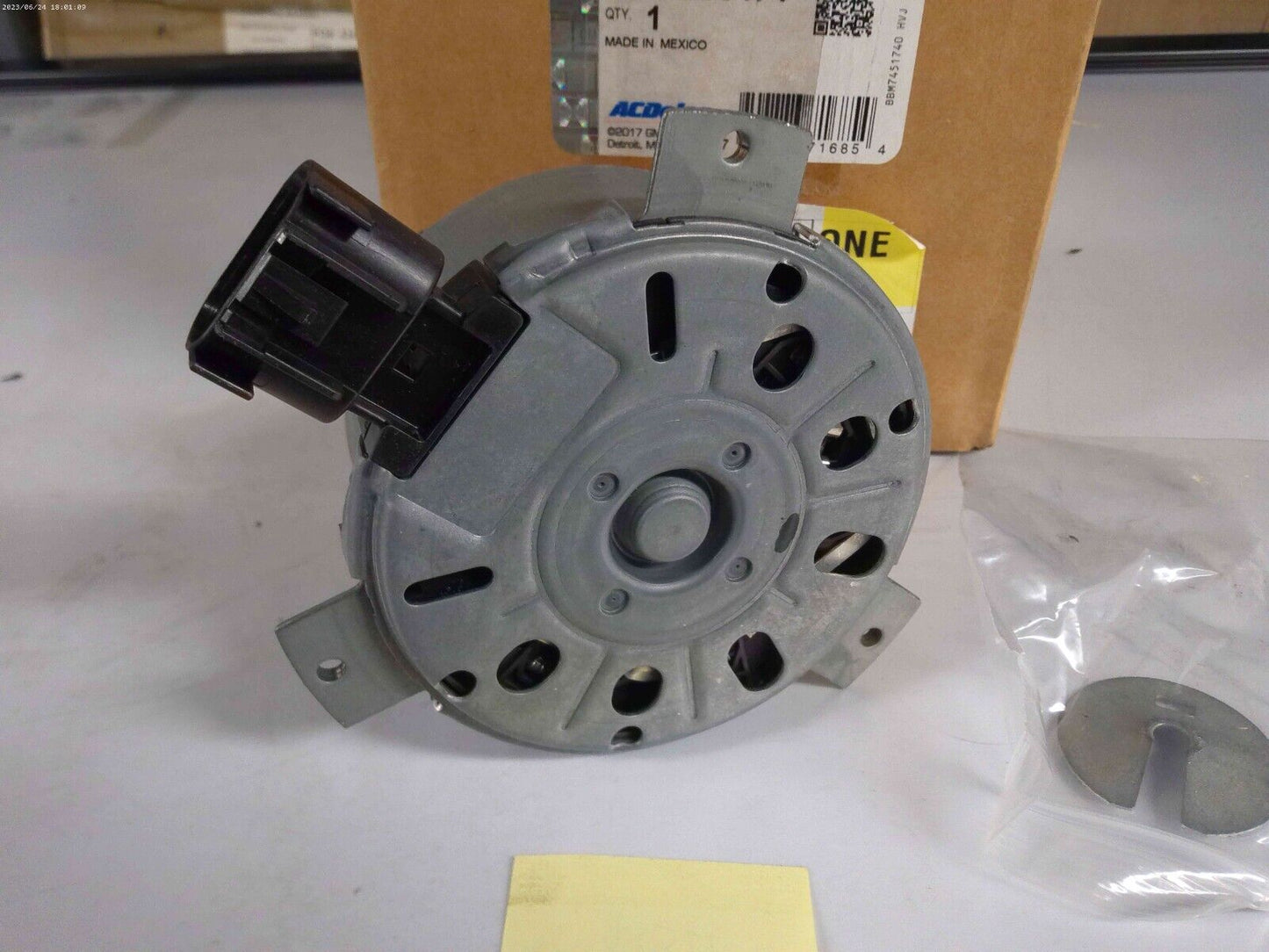 Genuine GM OEM Engine Cooling Fan Motor 20903474 | CS15-D