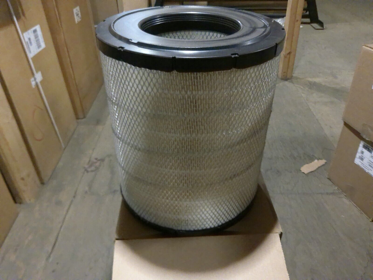 OEM Volvo 1117576 v1117576 Air Filter | WD18-2