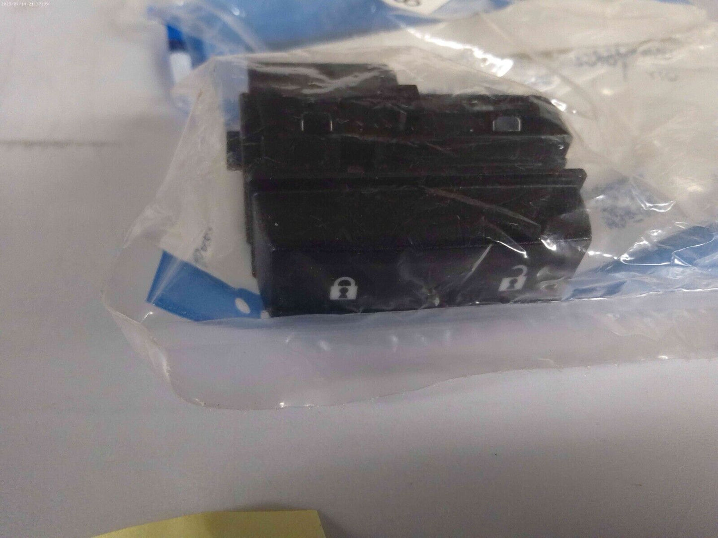 Genuine GM Black Passenger Side Door Lock Switch 84643949 | OS6-06