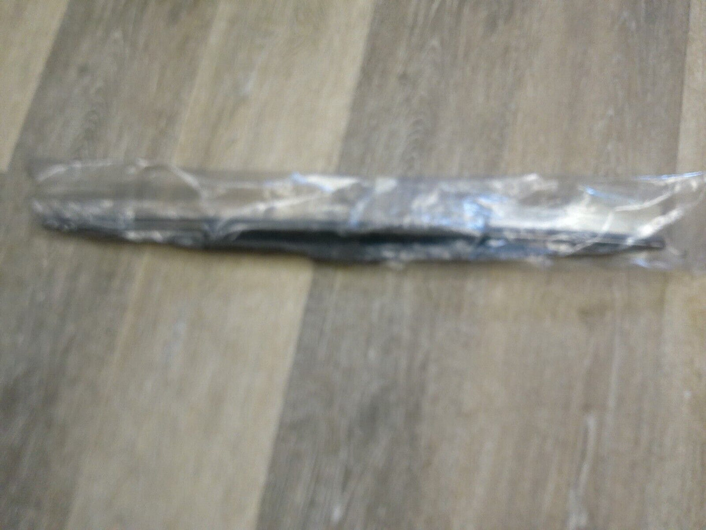 Genuine GM Driver Side Windshield Wiper Blade 22.5 in 88958226 | CS12-E-BOX