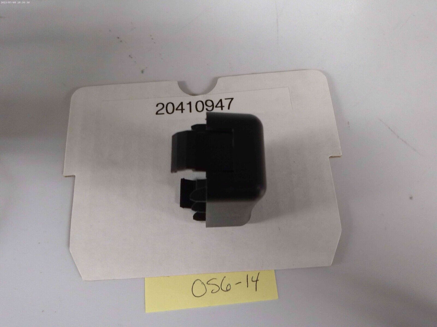 OEM Volvo VNL 20410947 Rocker Switch Cover Blank Insert | OS6-14