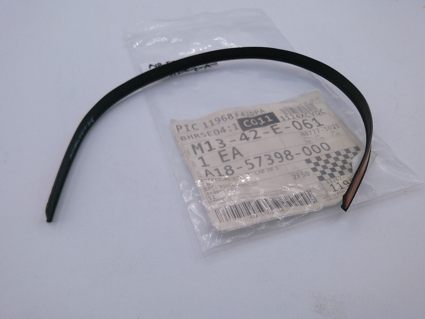 FREIGHTLINER RETAINING STRIP, CAB DR S A18-57398-000 | CS14-C-2-A