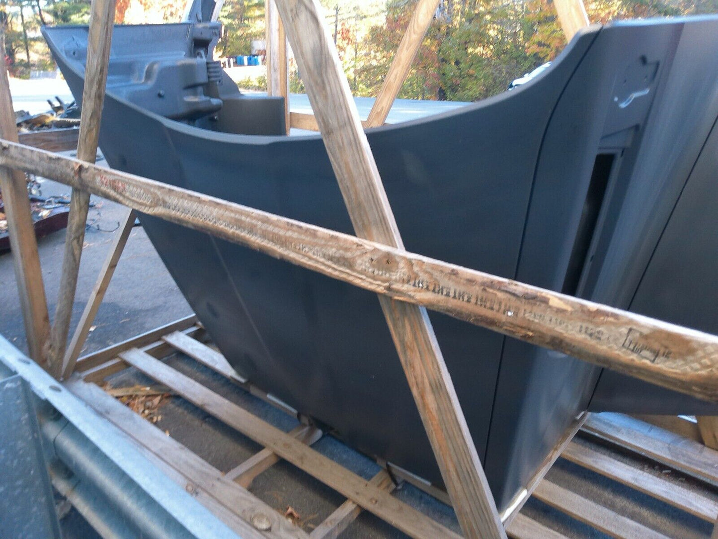 Kenworth T880 OEM Hood Assembly - NEW - IN CRATE # L29-6223-2000000
