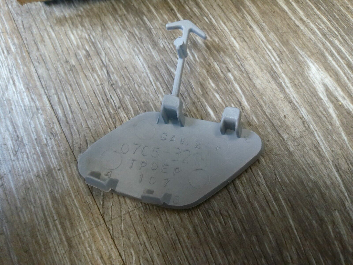 GM 15805390 Plug Windshield Side Garnish Molding Bolt Hole Finish | CS11-D