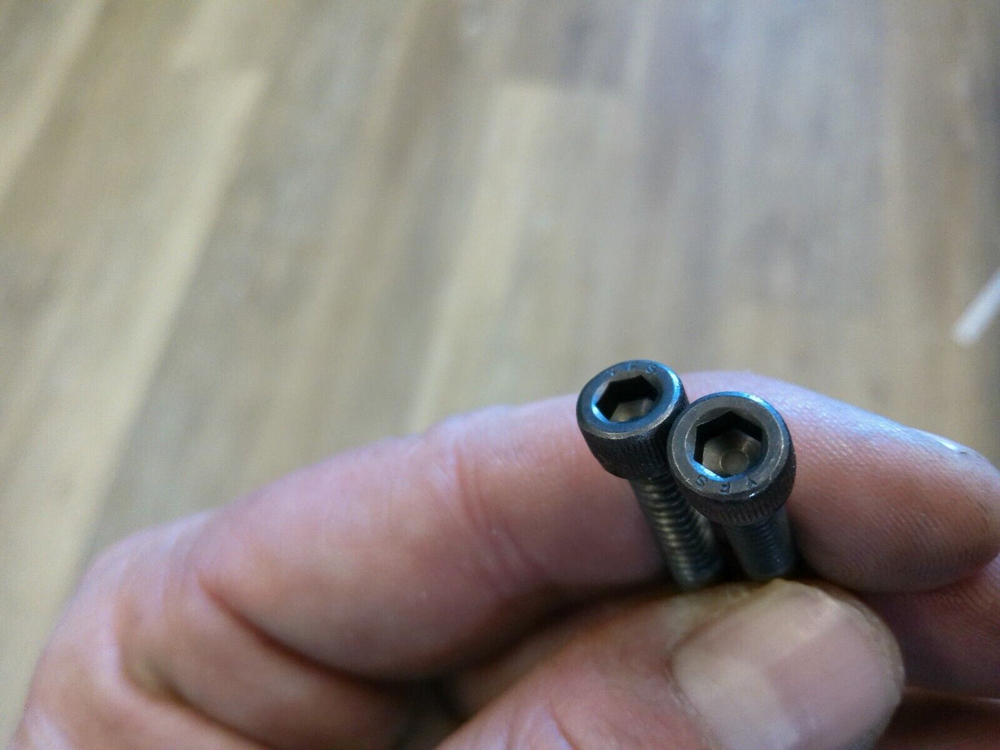 Lot of (2) Genuine OEM CATERPILLAR BOLTS 8C-9034 | OS4-05-D