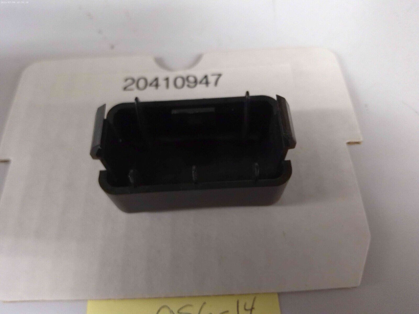 OEM Volvo VNL 20410947 Rocker Switch Cover Blank Insert | OS6-14