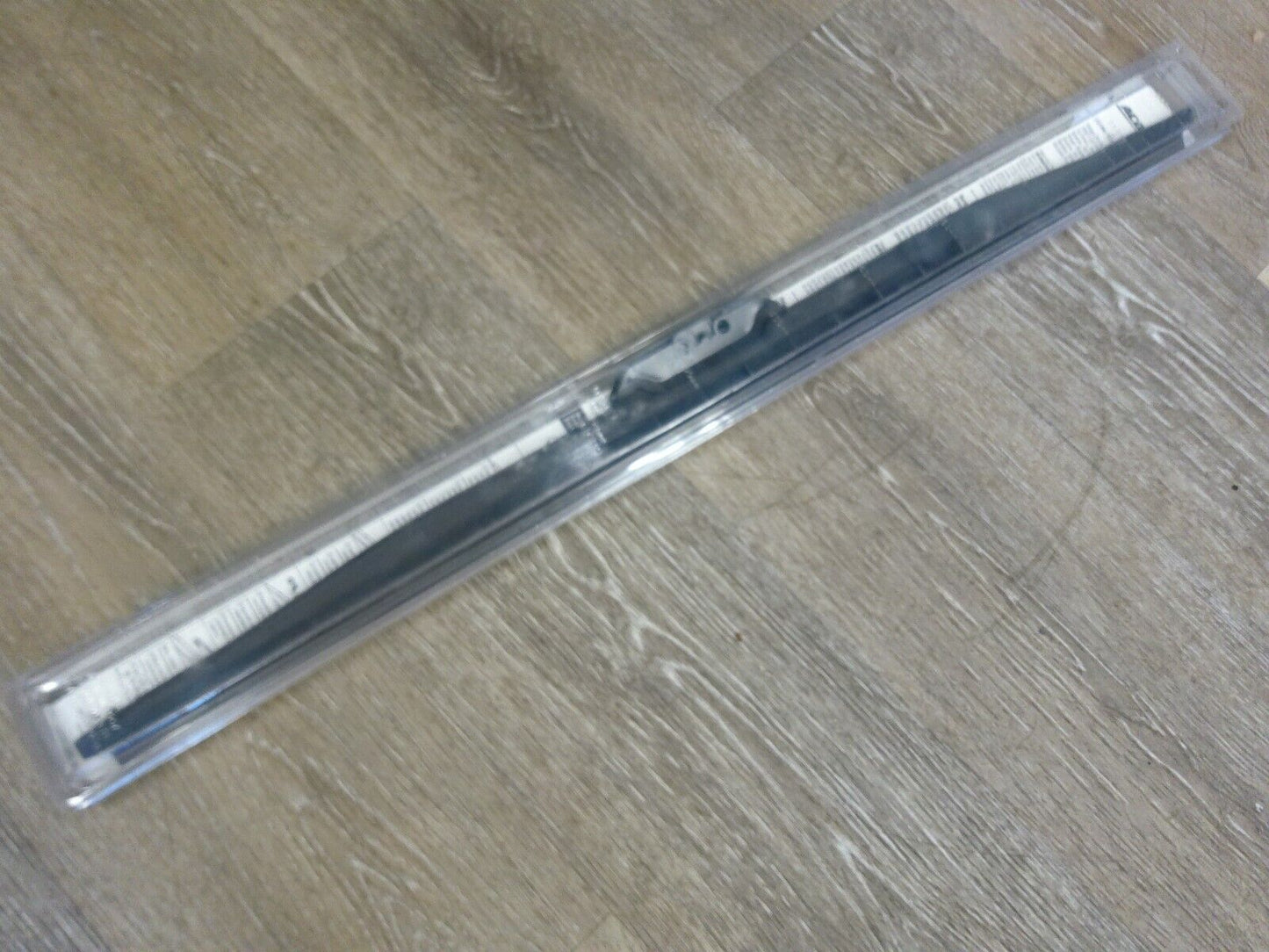 Genuine GM OEM Wiper Blade 89001038 ACDELCO 8-3245 | CS12-E-BOX