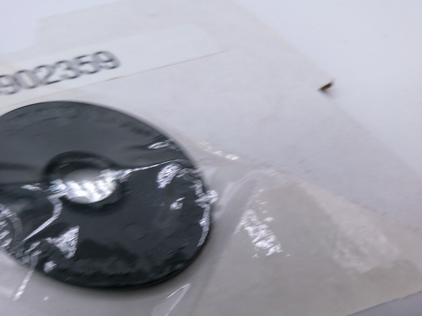 Genuine GM General Motors GM OEM 20902359 Retainer | OS1-07-