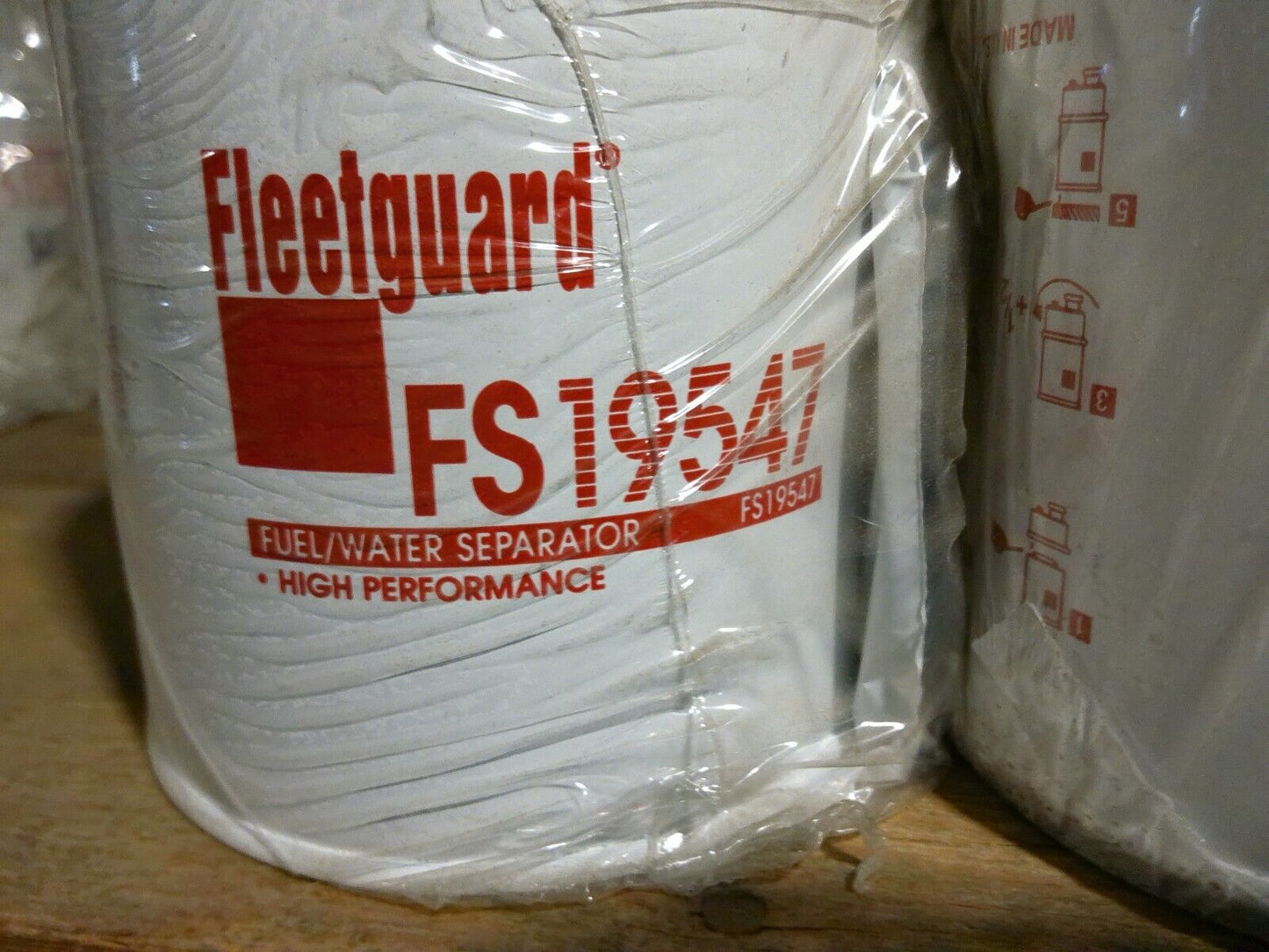 Lot of (10) GENUINE Fleetguard Fuel Filter FS19547 | WD30-1