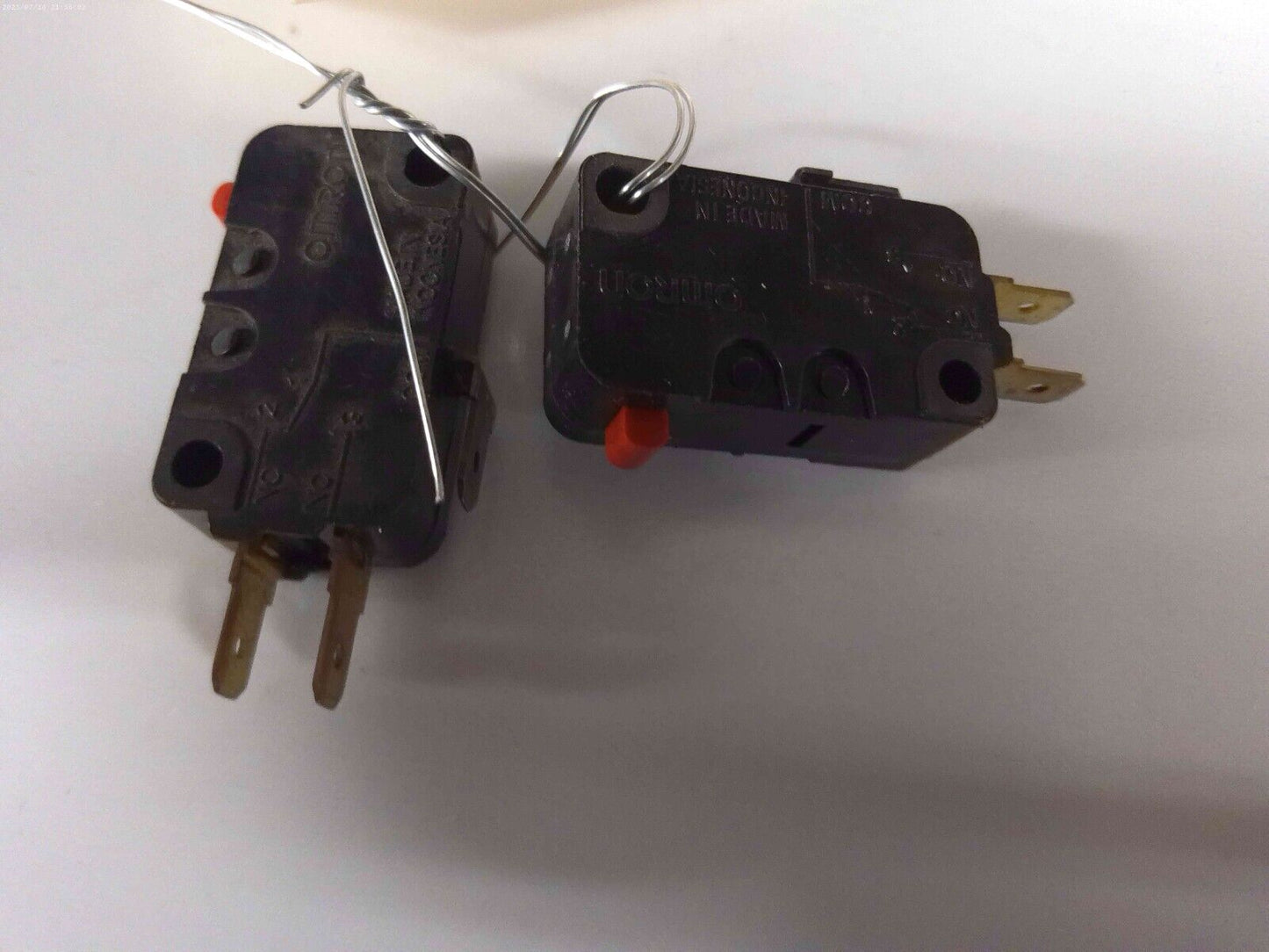 Omron SWITCH D3V-6G-1C25-K-13 6A 1/4HP 120/250VAC (2-pack) | OS6-07