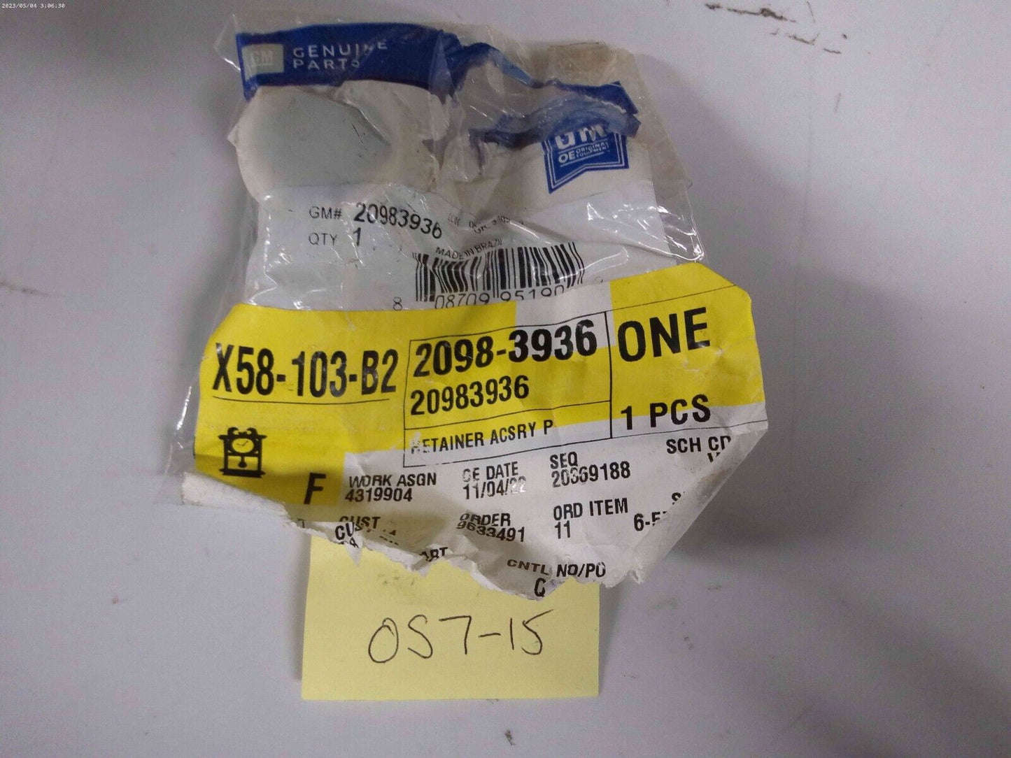 20983936 Genuine OEM GM 12v Power Receptacle Outlet Cap | OS7-15