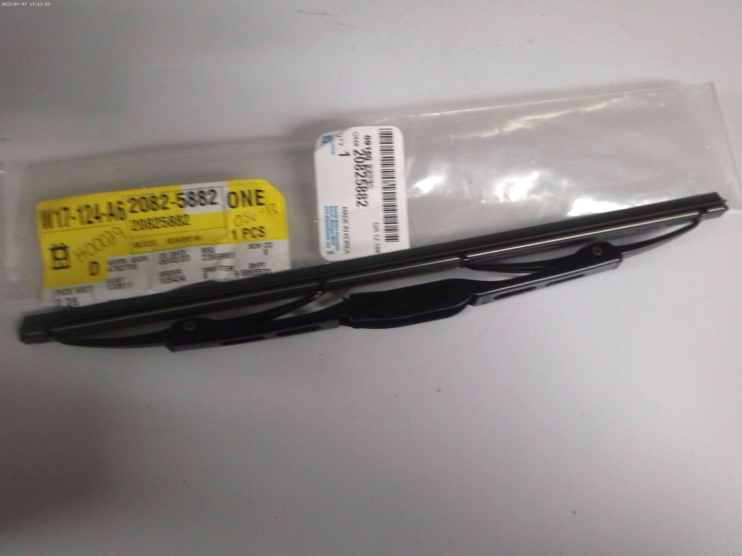 Genuine OE GM Rear Windshield Wiper Blade 20825882 | OS6-13