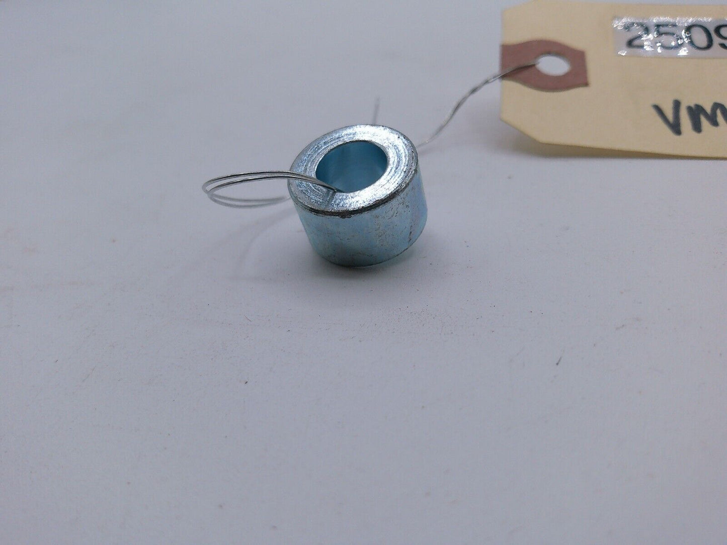 (1) Genuine OEM Volvo 25099063 Spacer Sleeve | VM1-01-C