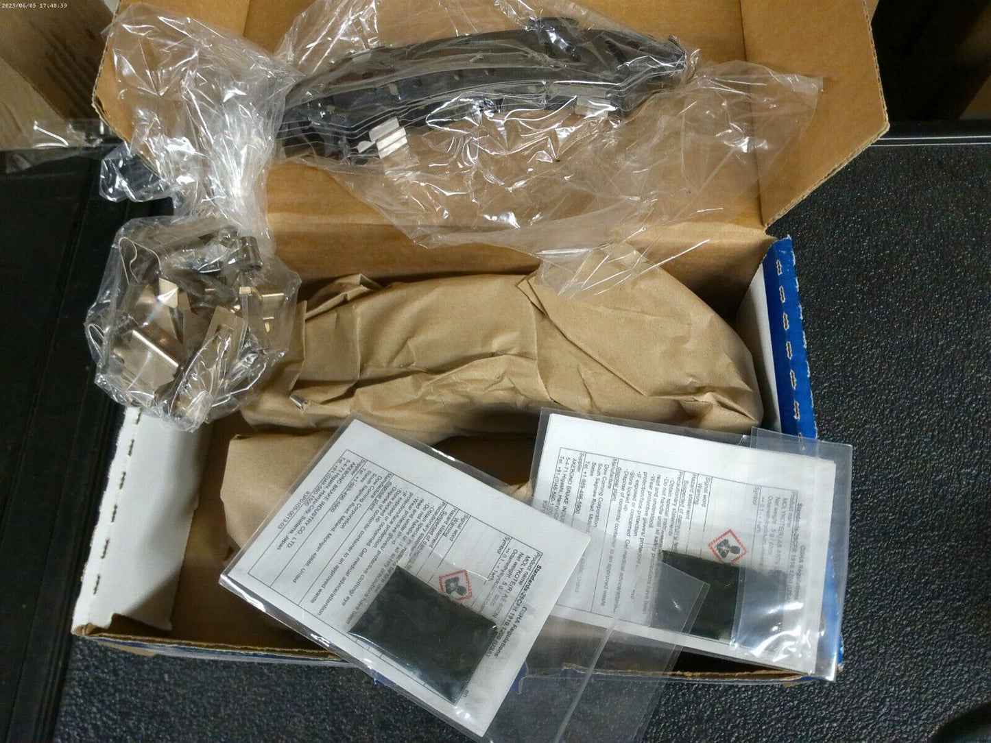 Genuine OEM GM Disc Brake Pad Set Front 98216922 | CS13-E