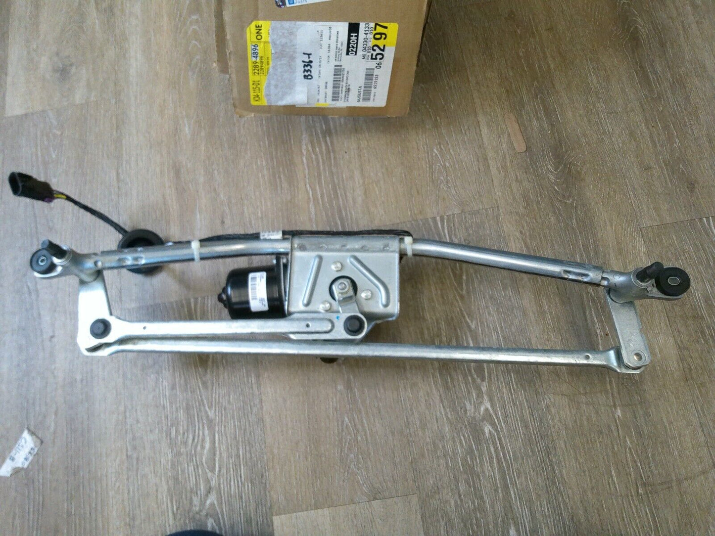 Genuine GM OEM 22894896 WINDSHIELD WIPER MOTOR W/ TRANSMISSION LINKAGE | CS10-EN