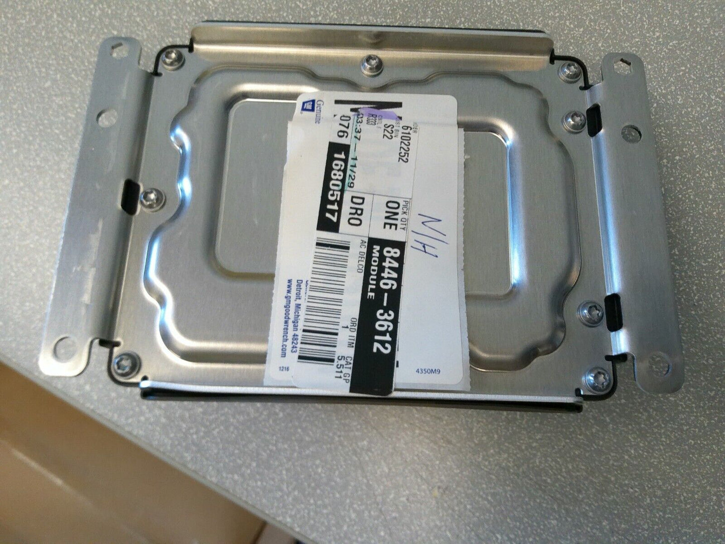 Genuine GM OEM DIFF LOCK ECU Module 84463612 | CS13-B