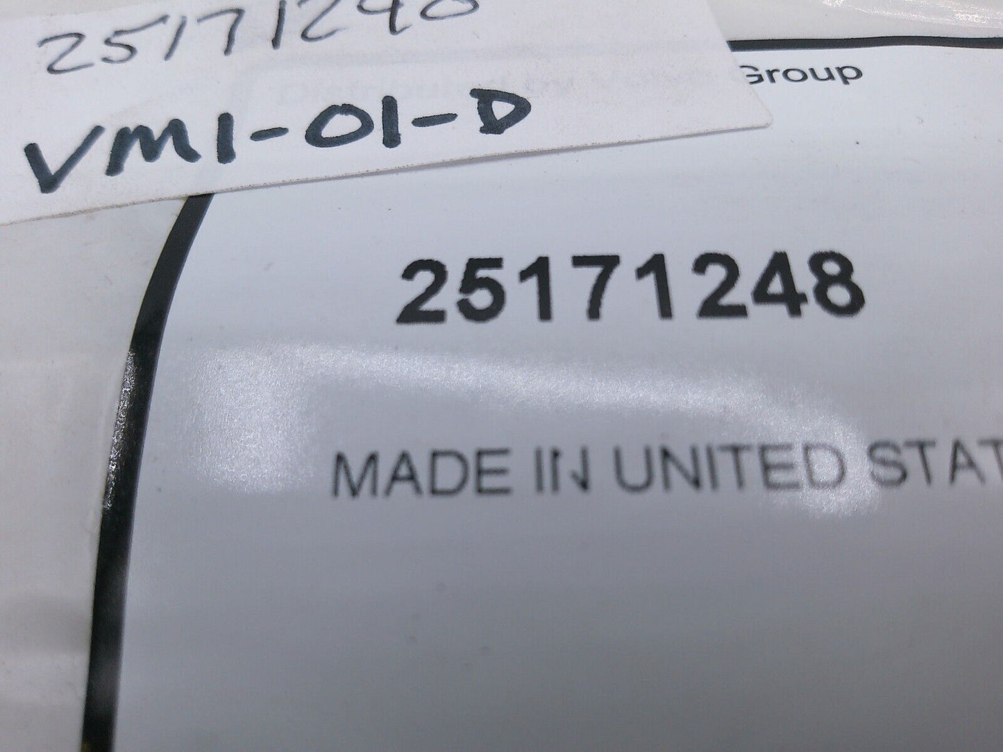 Genuine OEM Volvo / MACK 25171248 - Windshield Seal | VM1-01-D