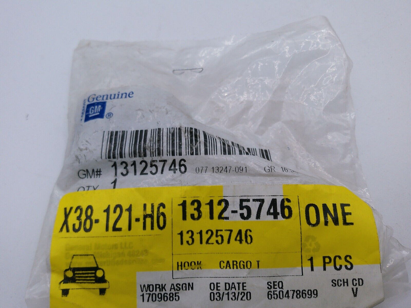 Genuine OEM GM REAR TRUNK QUARTER TRIM PANEL TIE DOWN HOOK 13125746 | OS3-02-C