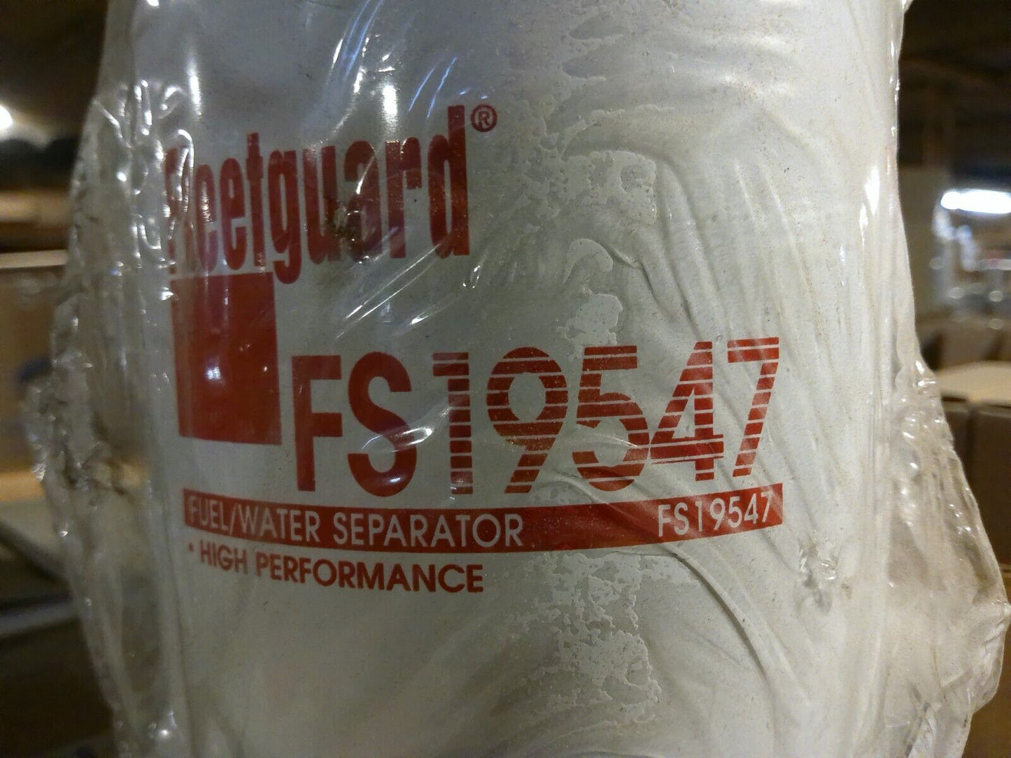 Lot of (6) GENUINE Fleetguard Fuel Filter FS19547 *sealed case* | WD29-1-b