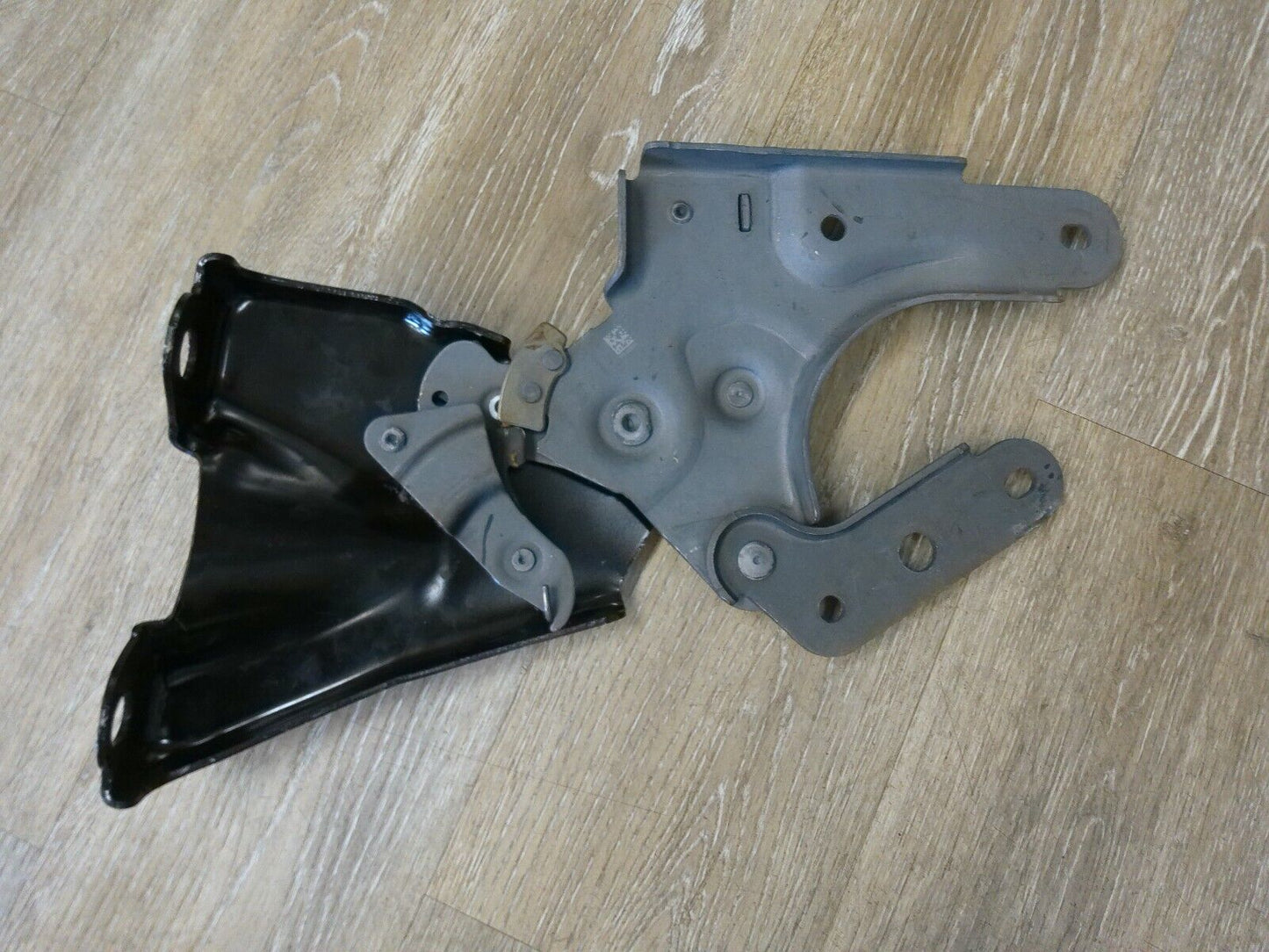 Genuine GM OEM Passenger Side Rear Seat Latch Kit 23234492 | CS11-D-T