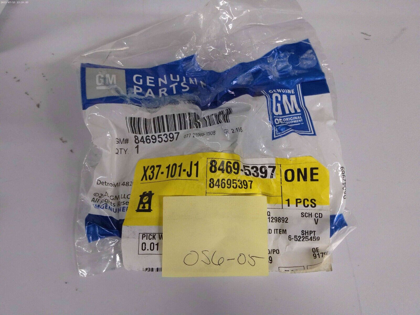 Genuine GM Parking Aid Sensor Bracket *PAINTED WHITE* 84695397 | OS6-05