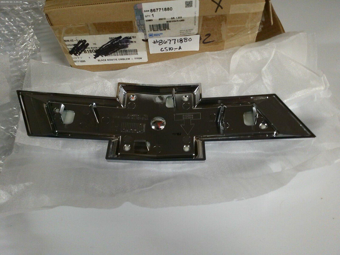 OEM GM 86771880 Black Bowtie Emblem Chevrolet | CS10-A
