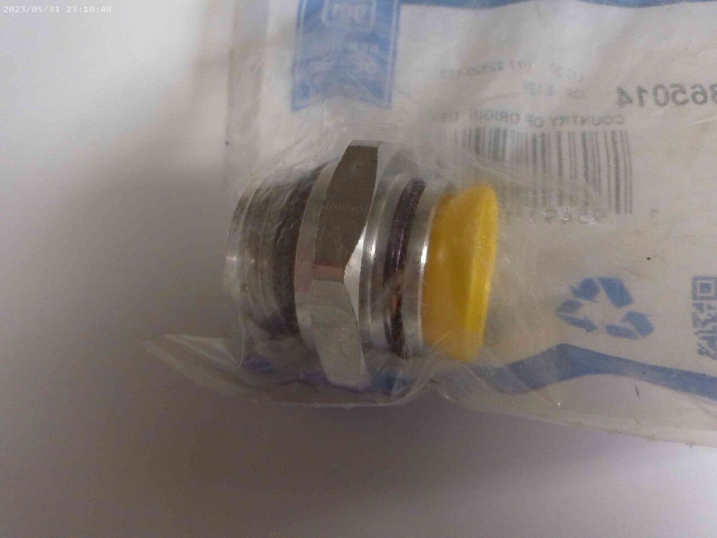 15865014 Transmission Oil Cooler Fitting Genuine OEM GM | OS7-10