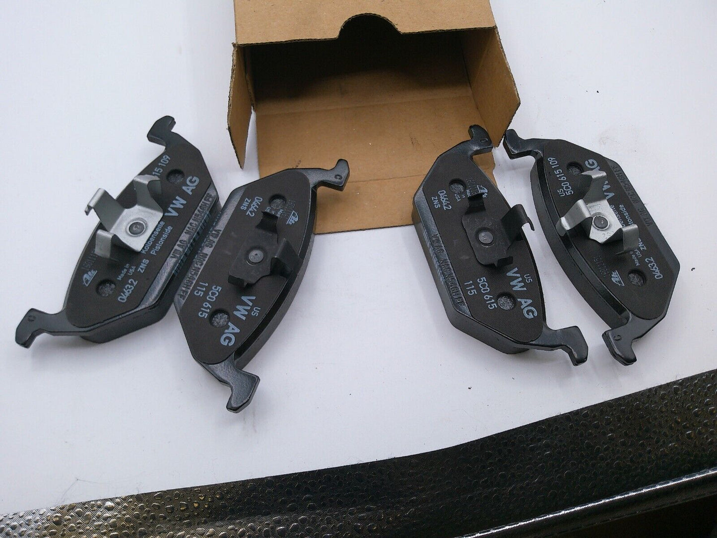 New Genuine OEM Volkswagen Brake Lining 5C0698151 / 5C0-698-151 | CS11-C-T-2
