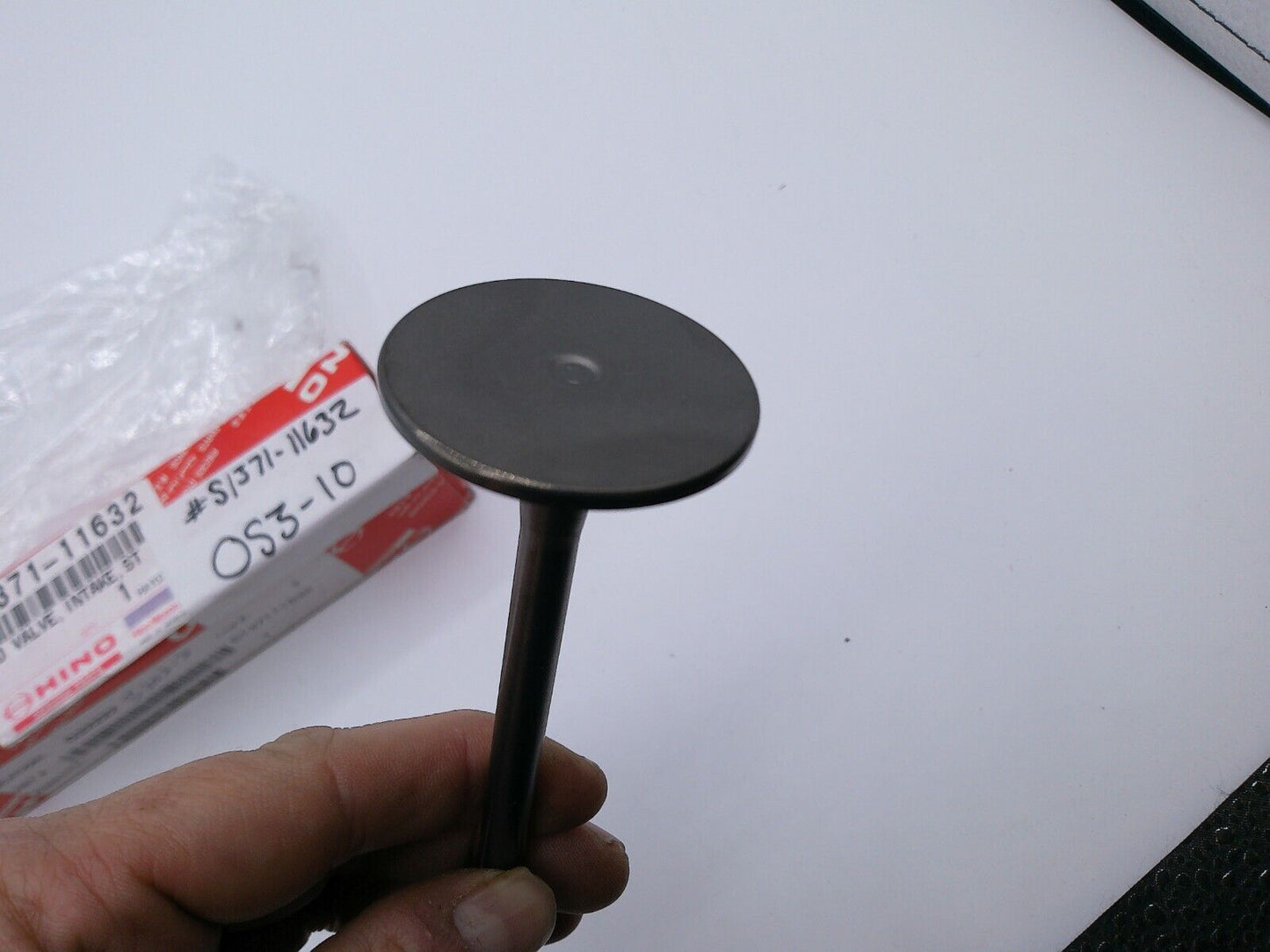 S137111632 Hino Valve intake std S137111632 Genuine OEM Part | OS3-10