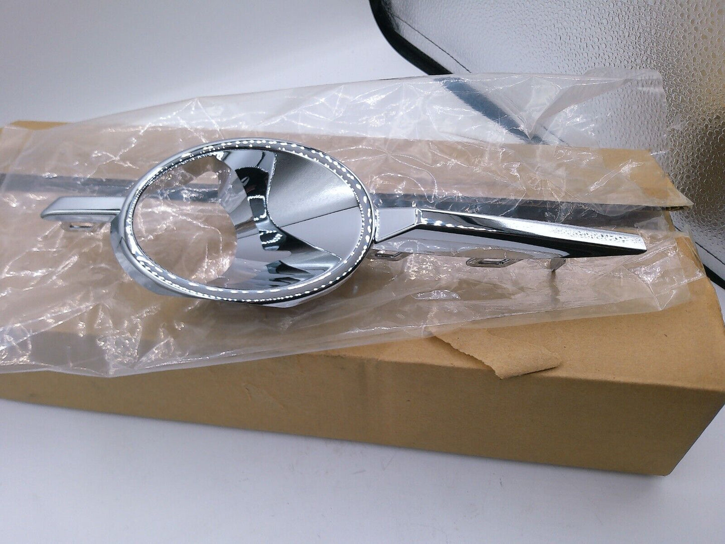 NEW GM OEM 11-13 LACROSSE Chrome TRIM MOLDING RIGHT 20927976 | CS10-EN