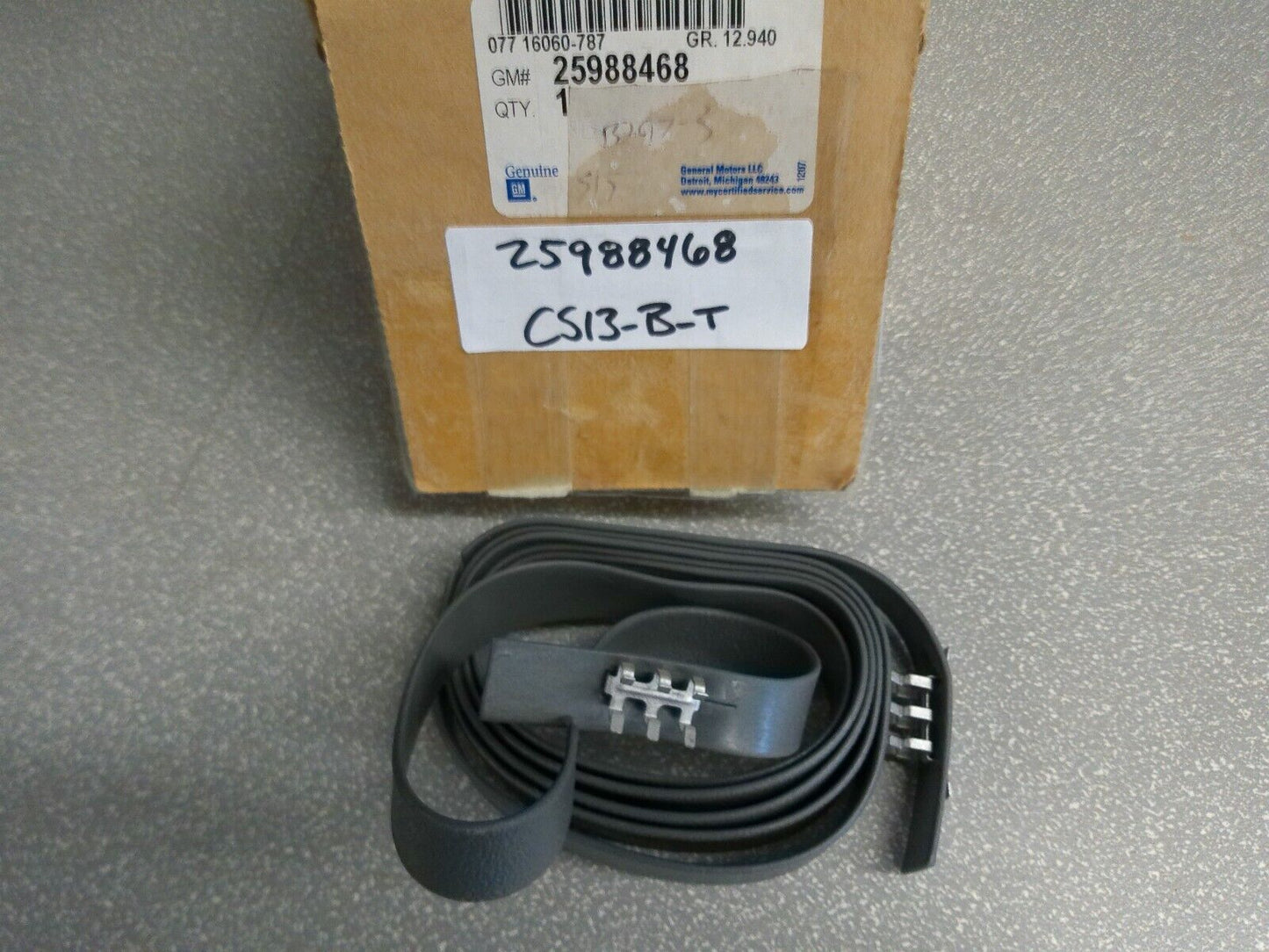 06-16 GM OEM Chevy Impala sealing strip rear quarter outer 25988468 | CS13-B-T