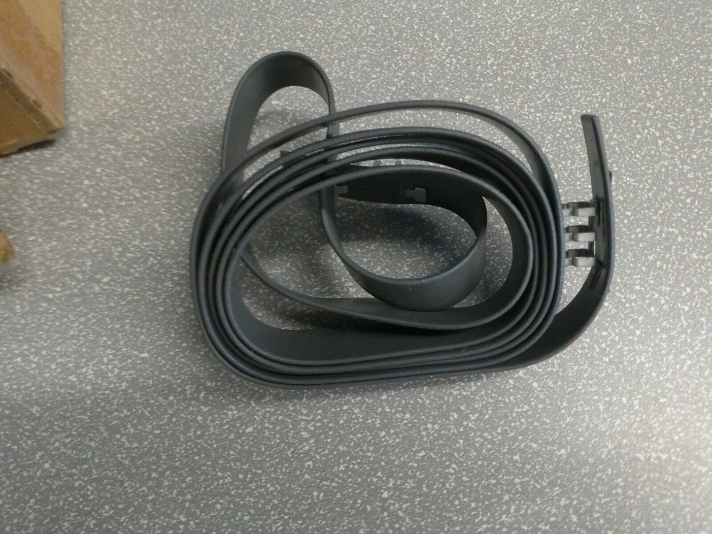 06-16 GM OEM Chevy Impala sealing strip rear quarter outer 25988468 | CS13-B-T