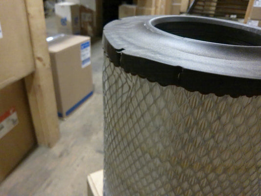 (1) Fleetguard Air Filter - AF25125M *HAS SMALL DENT* | WD25-2