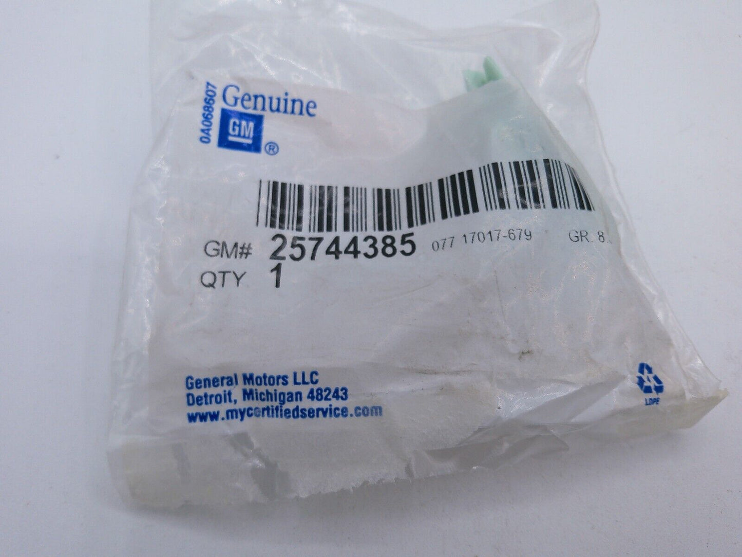 Genuine OEM GM Rocker Molding Retainer 25744385 | OS3-01-C