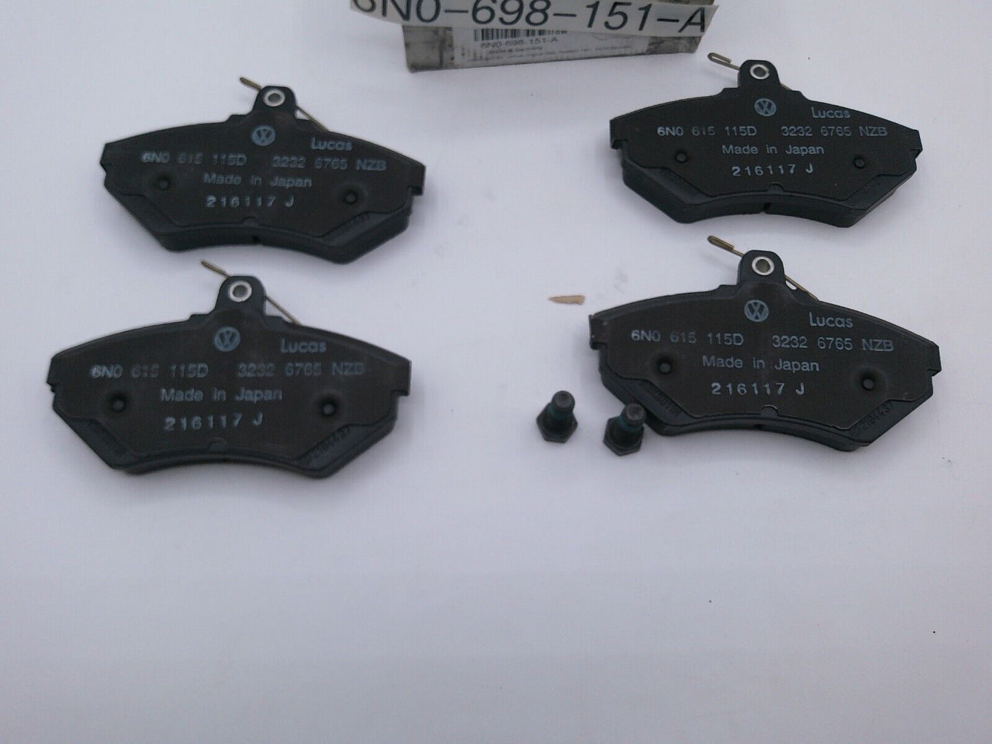 Genuine OEM VW Set of Brake Pads For Disk Brake 6n0698151a | CS10-E-T