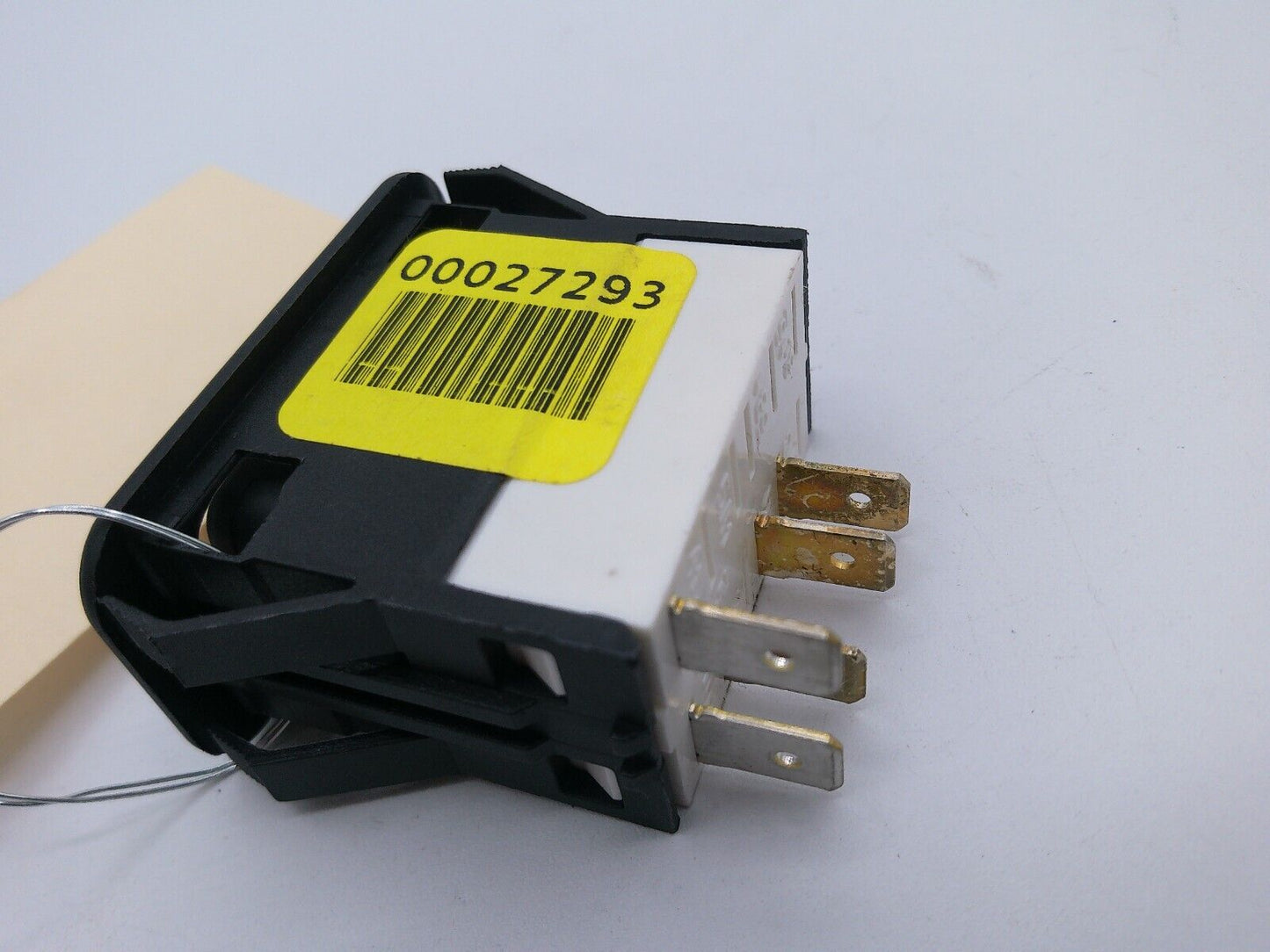 Genuine BlueBird Bus Part: 00027293 SWITCH BASE | DSK-02-1D